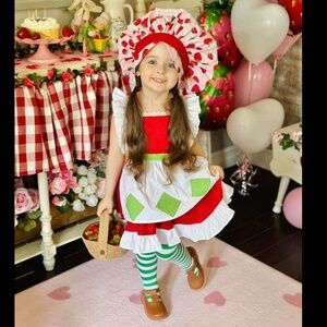 Strawberry Shortcake Costume Size 3-4T ♥️ 5 piece set